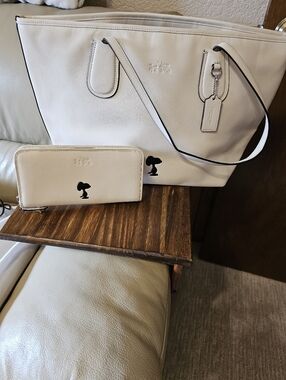 HTF..Snoopy X Coach Tote And Wallet